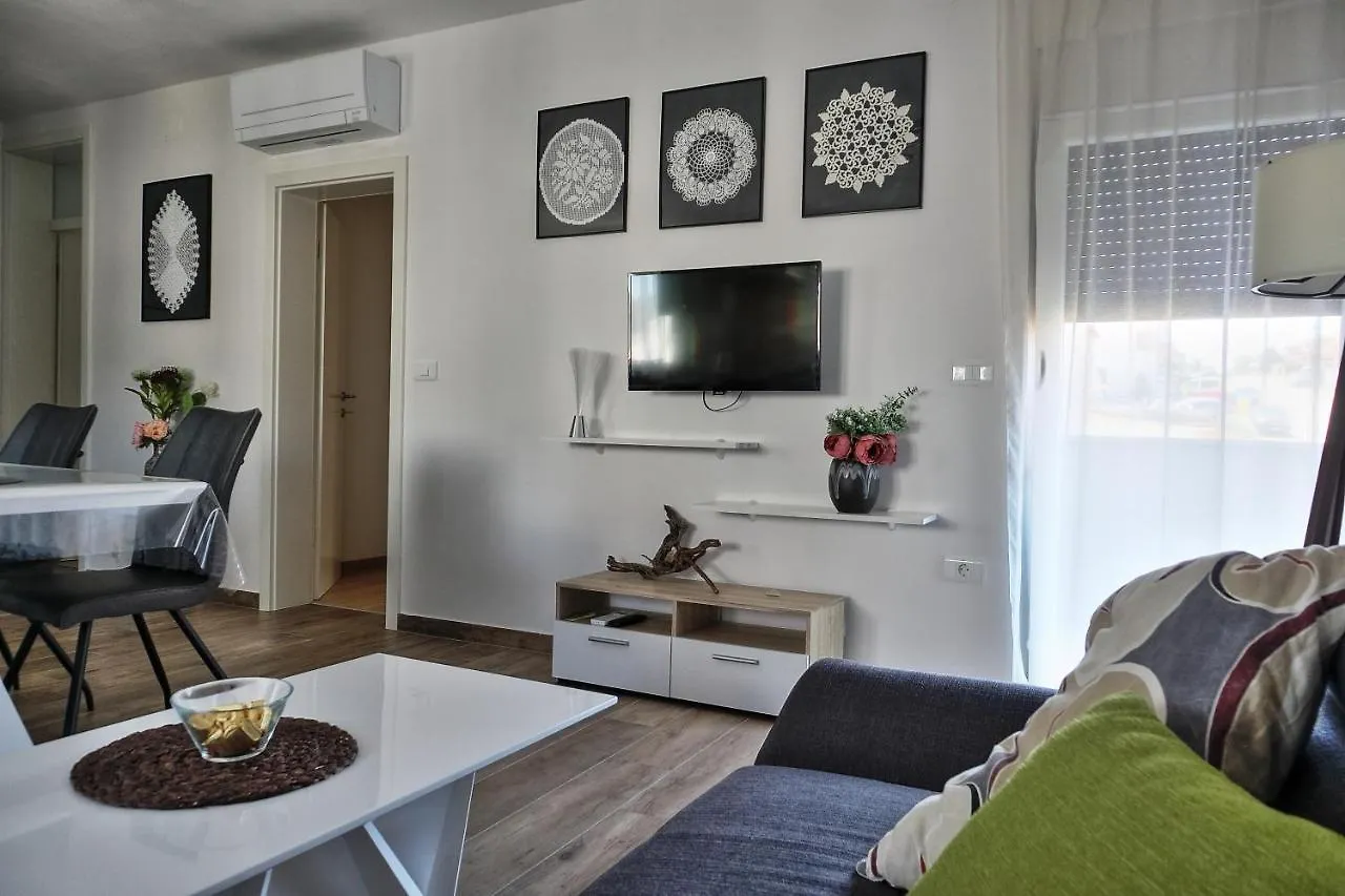 Vratovic Apartments Pola 0*,  Croazia